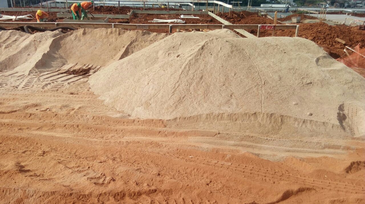 Agregados em canteiro de obras
