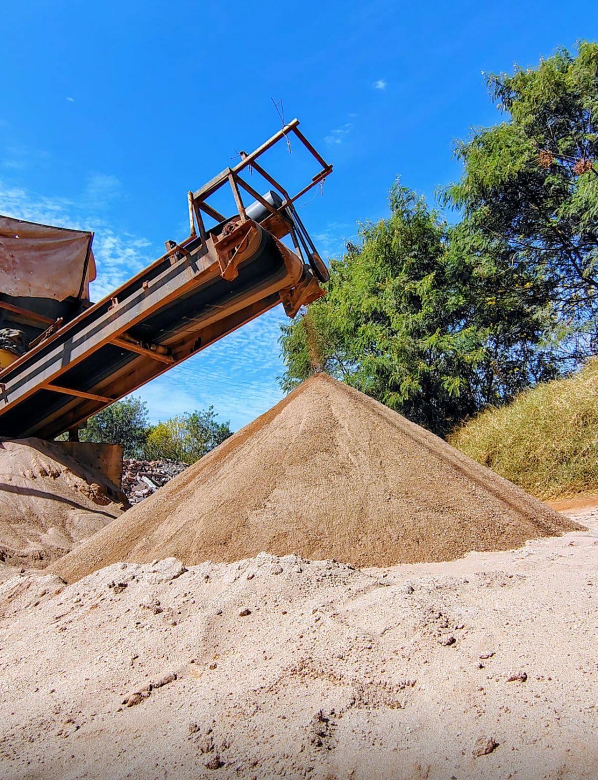 Esteira de processamento de materiais